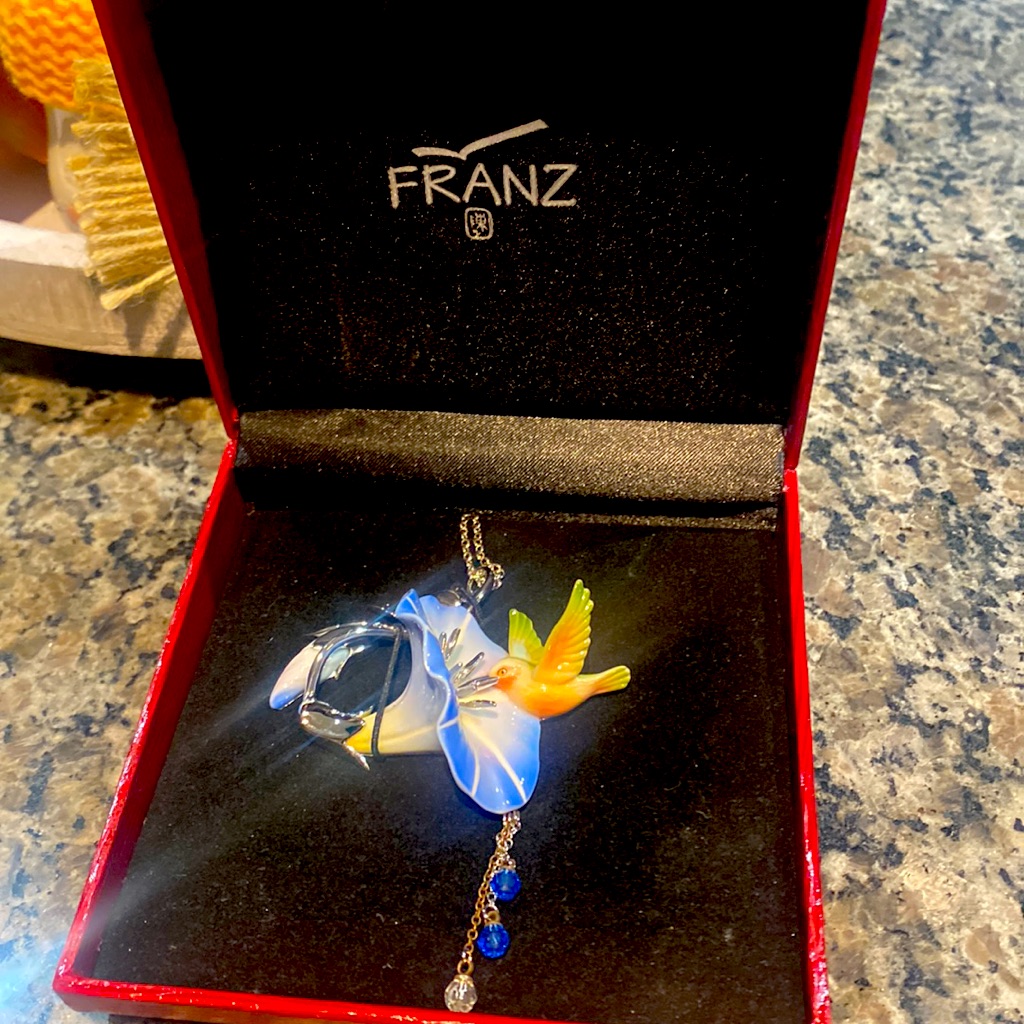 Franz New 3d Hummingbird Necklace. Porcelain, Unique/ Beautiful. New In Box!
